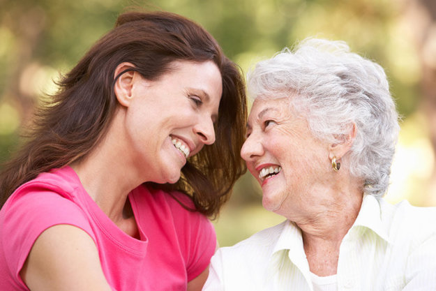 How To Talk To Someone With Dementia According To Experts