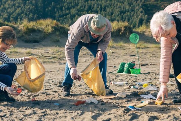 Four Great Volunteering Opportunities For Seniors