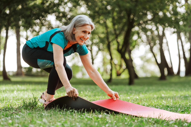 active-senior-woman-grey-hair-smiling active-senior-woman-grey-hair-smiling